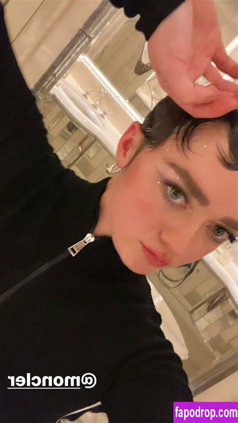 maisie williams leak|Reps confirm leaked images of topless Maisie。